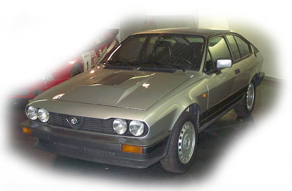 Ein Alfa-Romeo GTV V6 2.5 von 1980